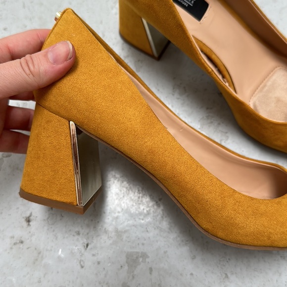 Mustard heels - Picture 5 of 5